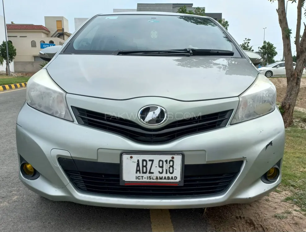Toyota Vitz 2013 for Sale in Faisalabad Image-1