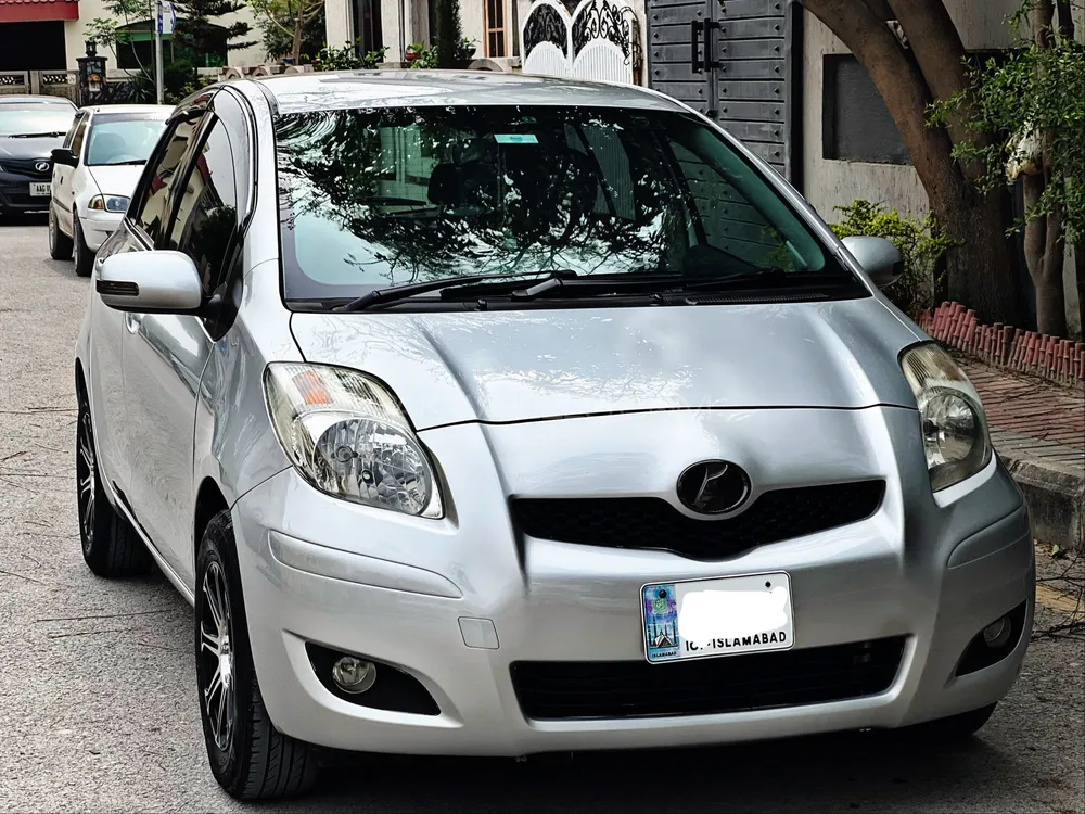 Toyota Vitz 2010 for Sale in Islamabad Image-1