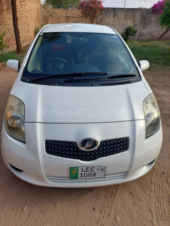 Toyota Vitz 2006 for Sale in Karak Image-1