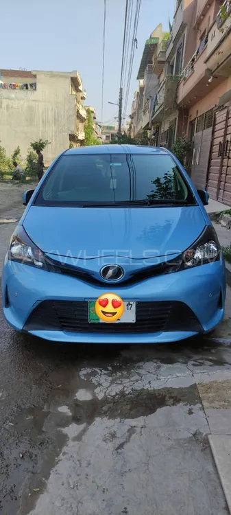 Toyota Vitz 2015 for Sale in Lahore Image-1