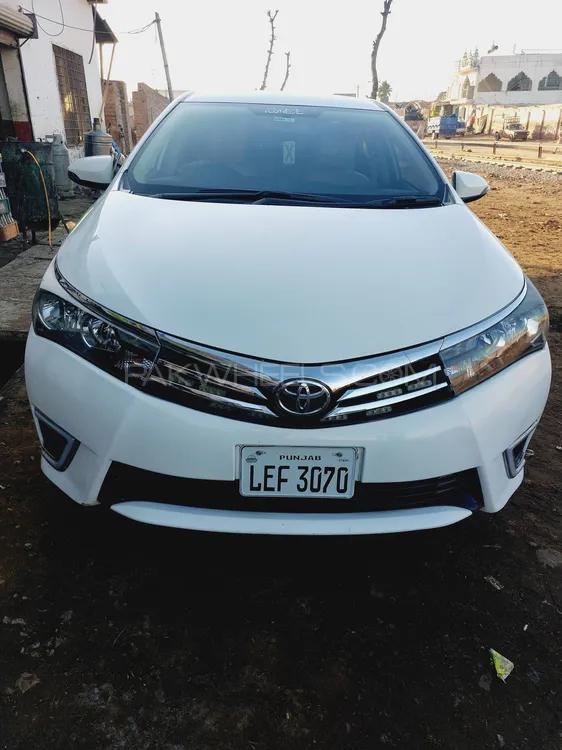 Toyota Corolla 2015 for Sale in Peshawar Image-1