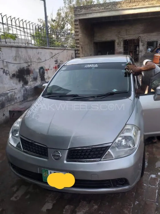 Nissan Tiida 2006 for Sale in Gujrat Image-1