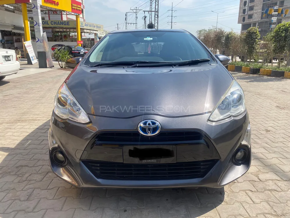 Toyota Aqua 2015 for Sale in Peshawar Image-1