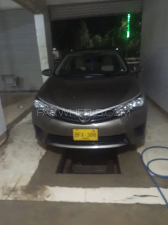 Toyota Corolla 2016 for Sale in Karachi Image-1