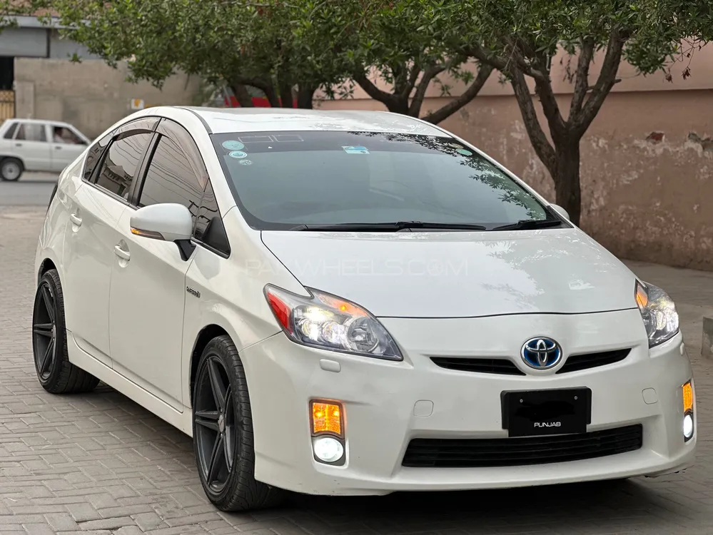 Toyota Prius 2011 for Sale in Faisalabad Image-1