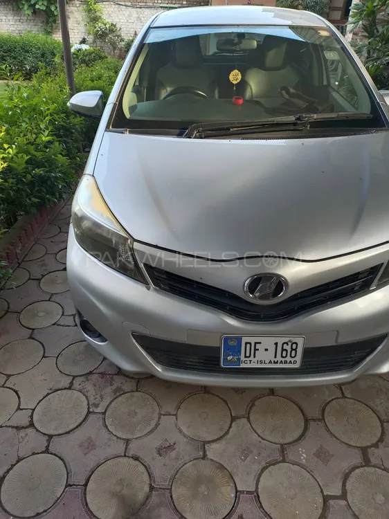 Toyota Vitz 2011 for Sale in Peshawar Image-1