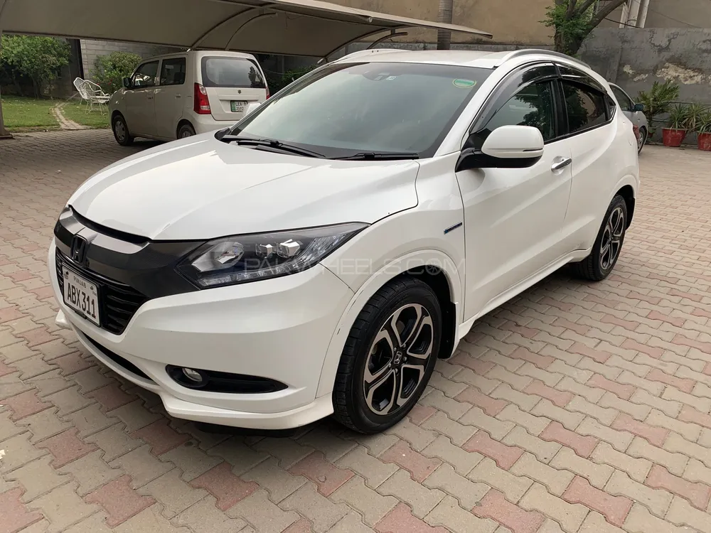 Honda Vezel 2015 for Sale in Lahore Image-1