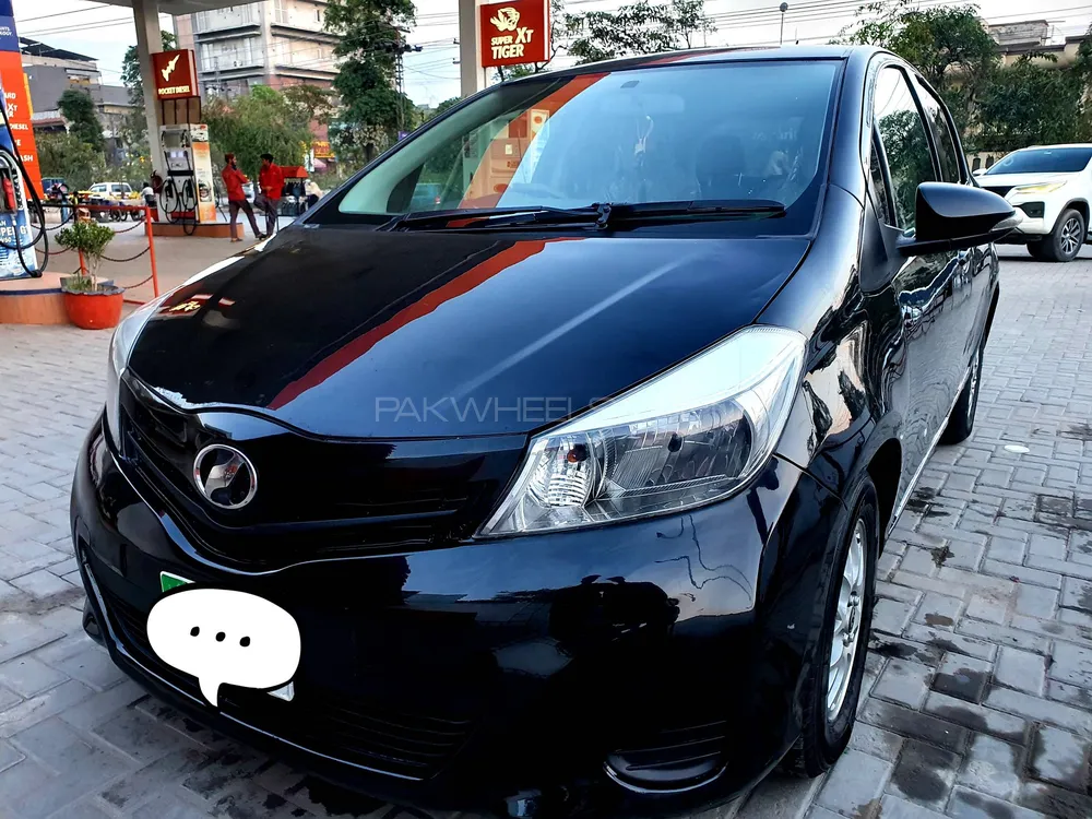 Toyota Vitz 2011 for Sale in Lahore Image-1