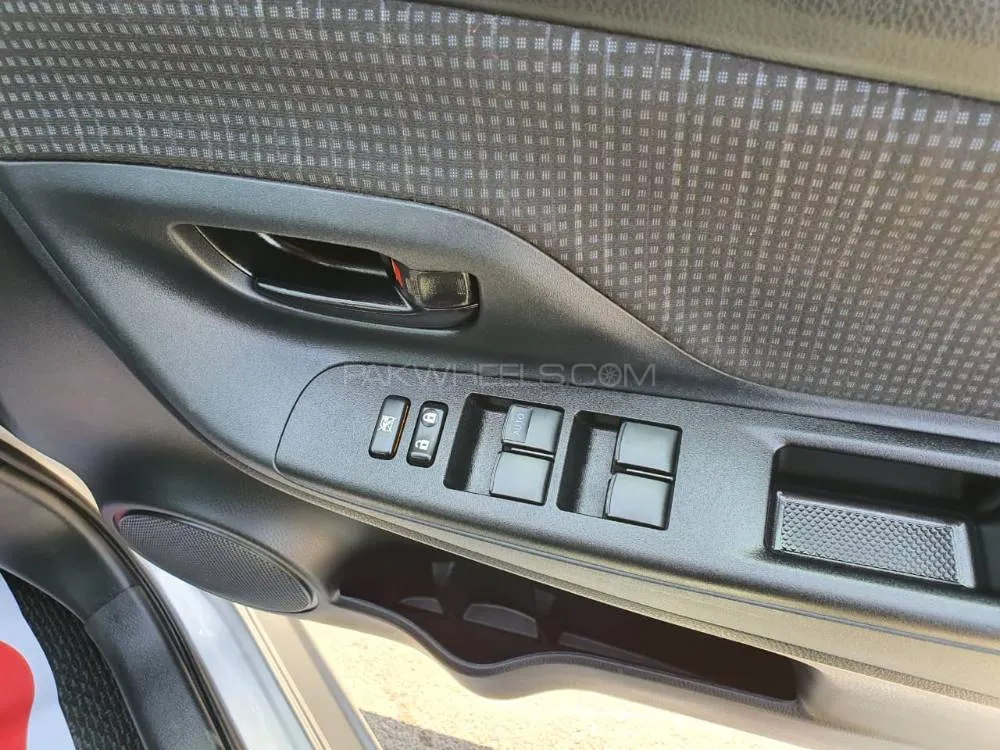 Toyota Vitz 2019 for Sale in Lahore Image-1