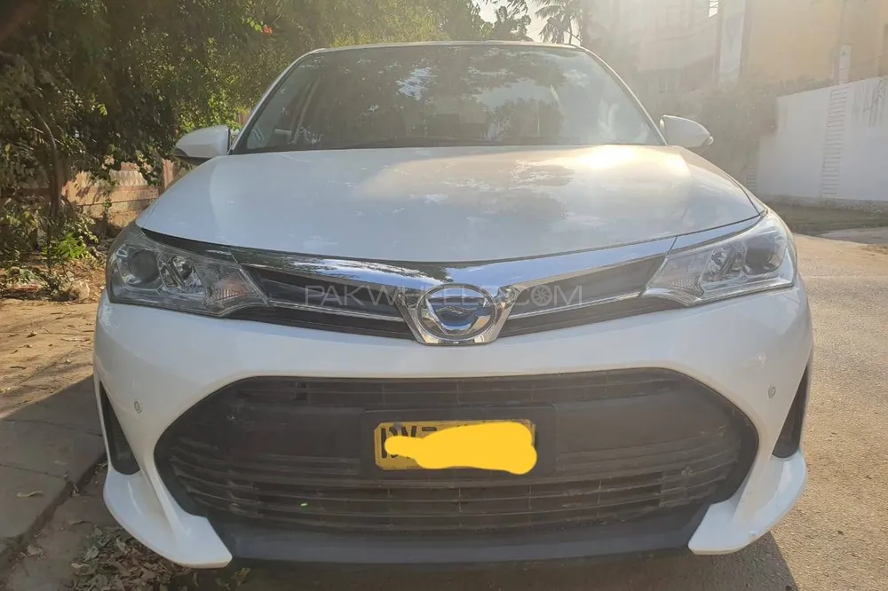Toyota Corolla Axio 2017 for Sale in Karachi Image-1