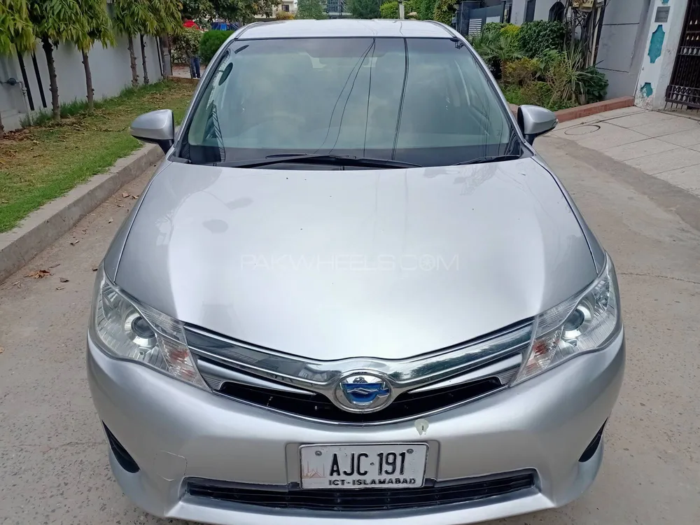 Toyota Corolla Axio 2014 for Sale in Lahore Image-1