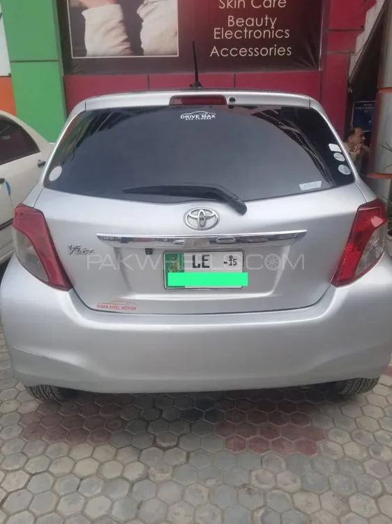 Toyota Vitz 2011 for Sale in Peshawar Image-1