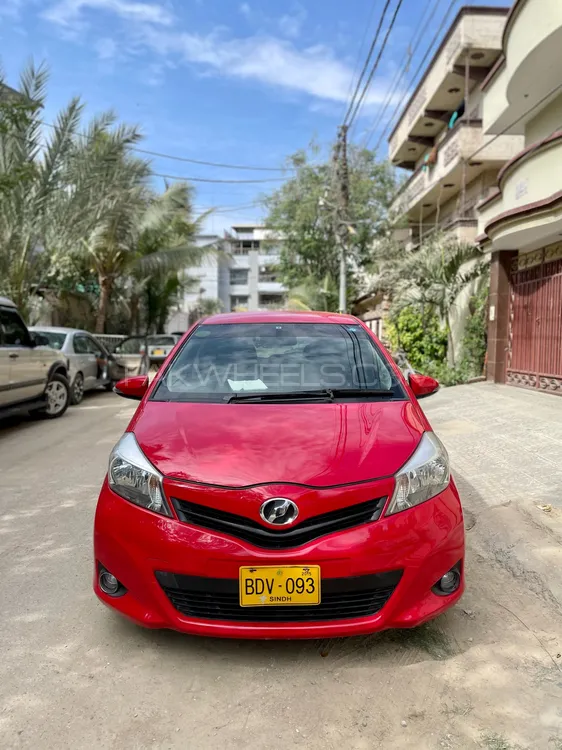 Toyota Vitz 2013 for Sale in Karachi Image-1