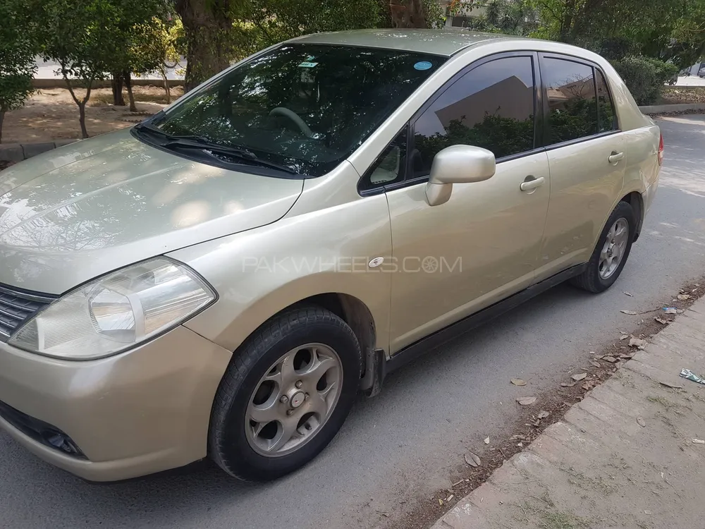 Nissan Tiida 2007 for Sale in Lahore Image-1
