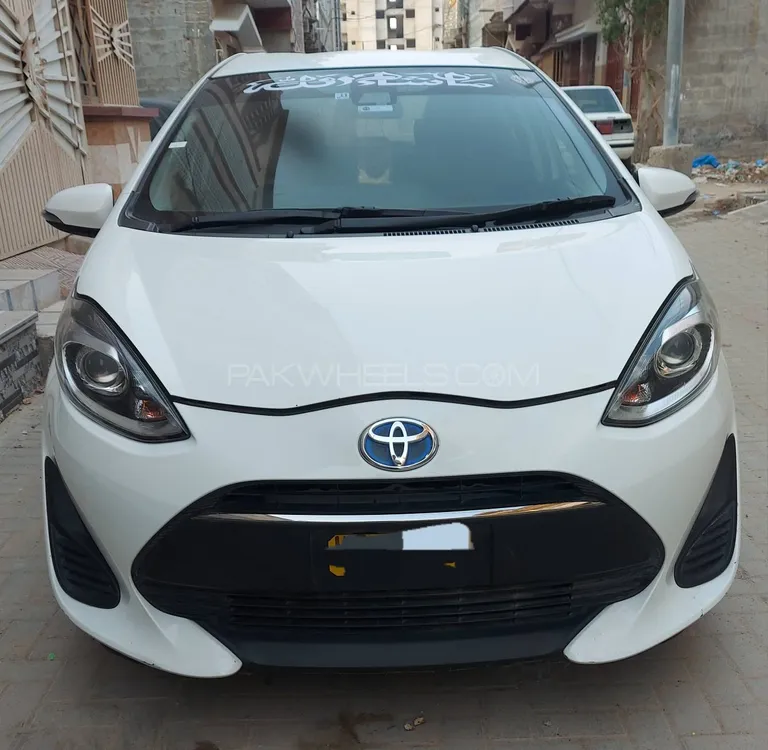 Toyota Aqua 2017 for Sale in Karachi Image-1