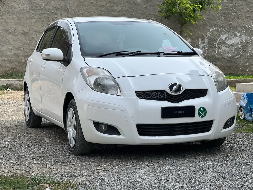 Toyota Vitz 2009 for Sale in Peshawar Image-1