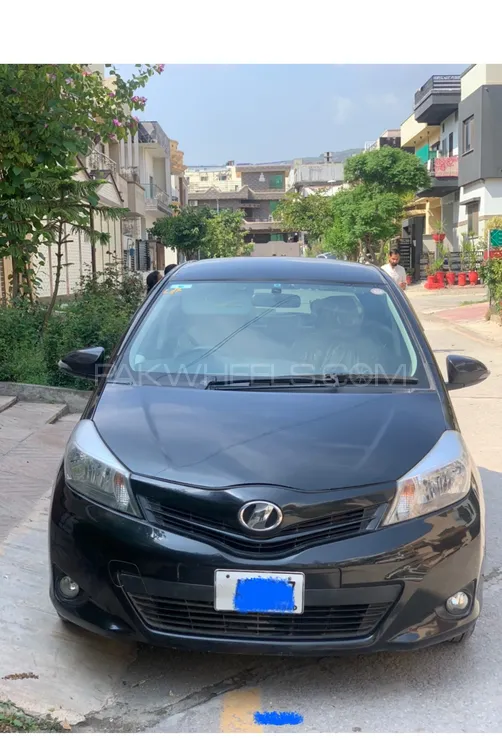 Toyota Vitz 2013 for Sale in Islamabad Image-1