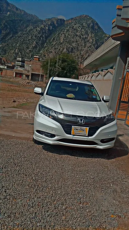 Honda Vezel 2016 for Sale in Peshawar Image-1