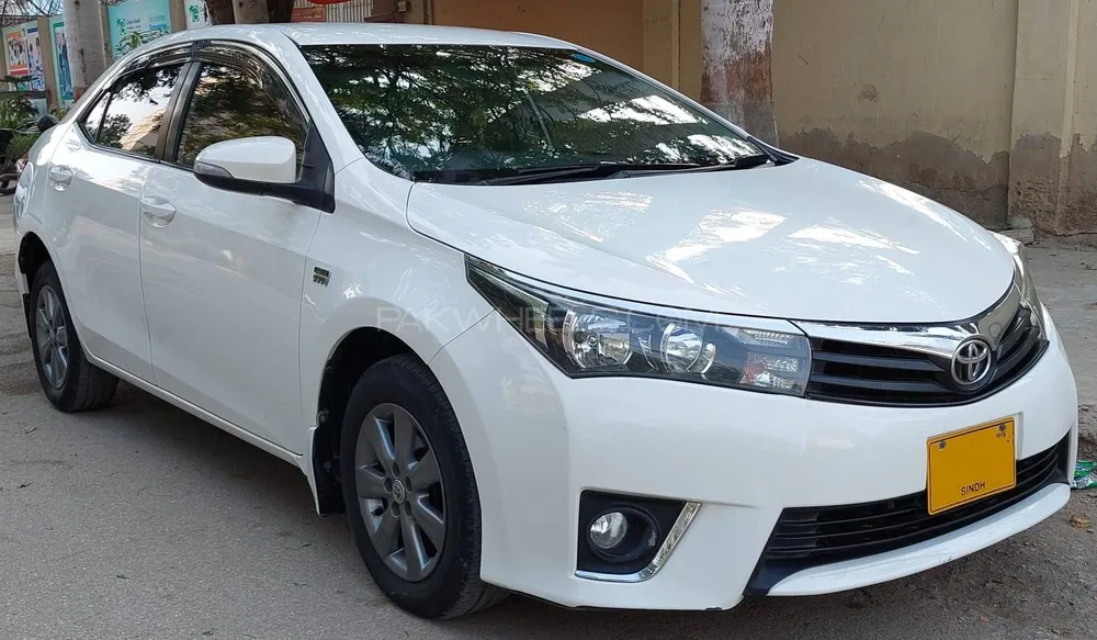 Toyota Corolla 2016 for Sale in Karachi Image-1