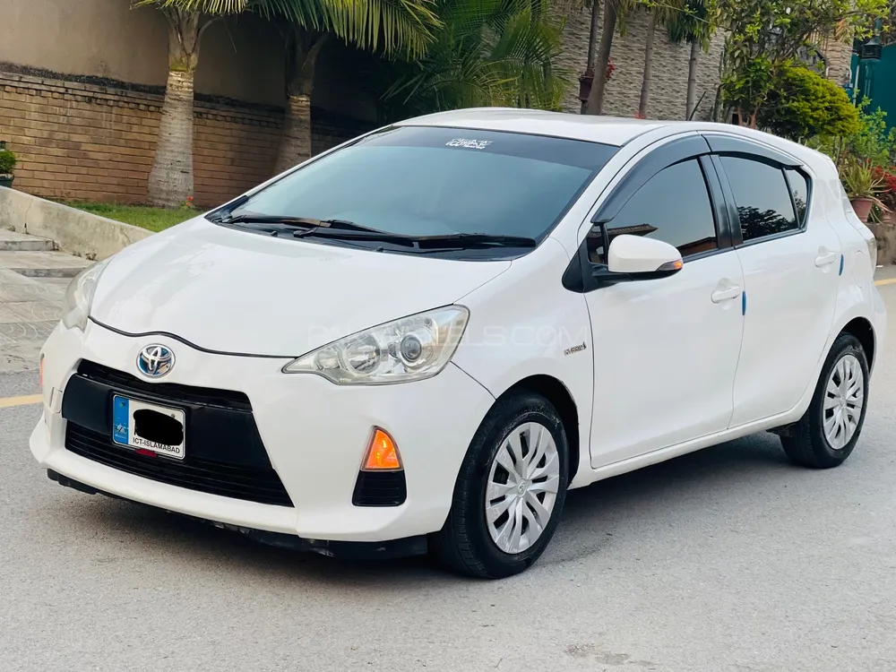 Toyota Aqua 2013 for Sale in Islamabad Image-1