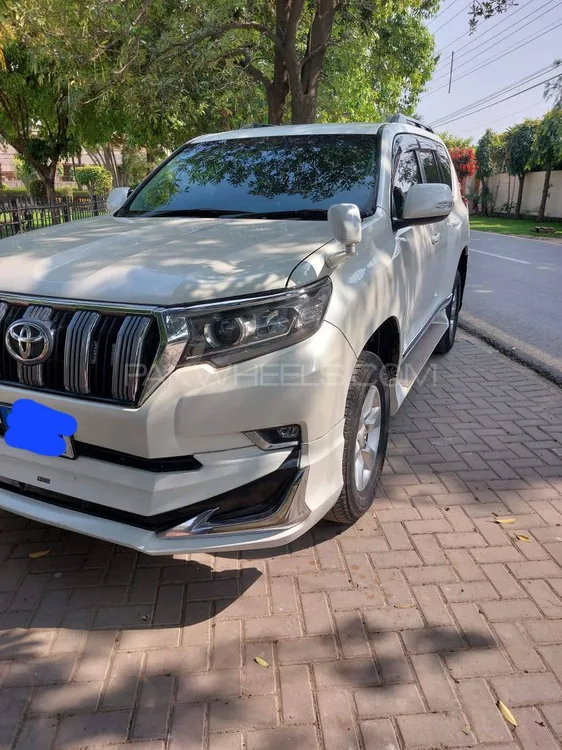 Toyota Prado 2017 for Sale in Lahore Image-1