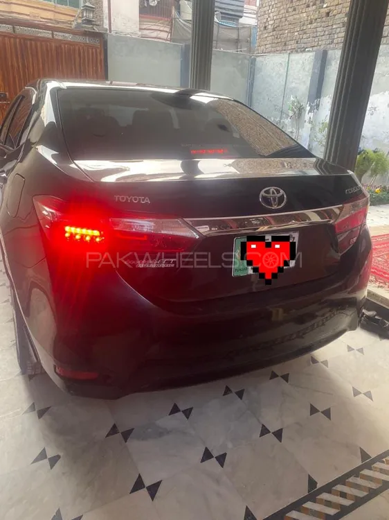 Toyota Corolla 2017 for Sale in Peshawar Image-1