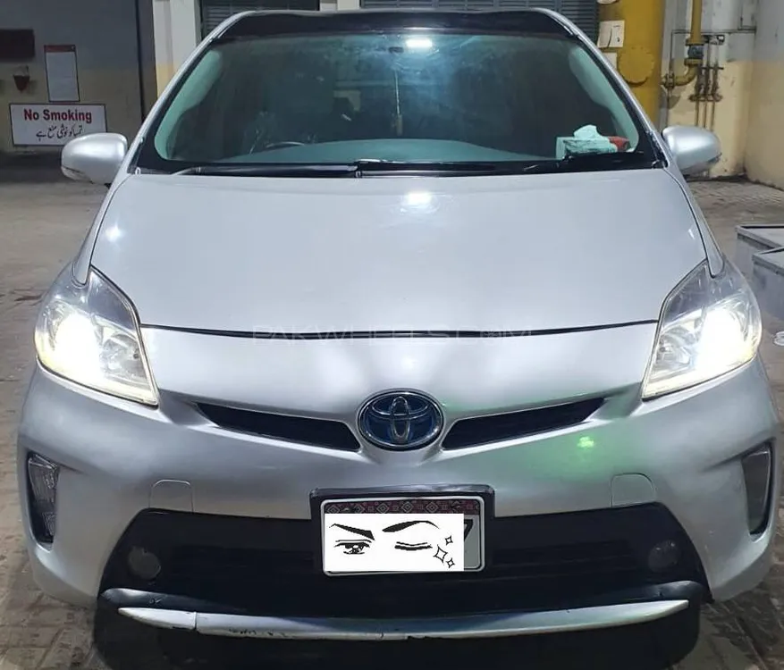 Toyota Prius 2013 for Sale in Karachi Image-1