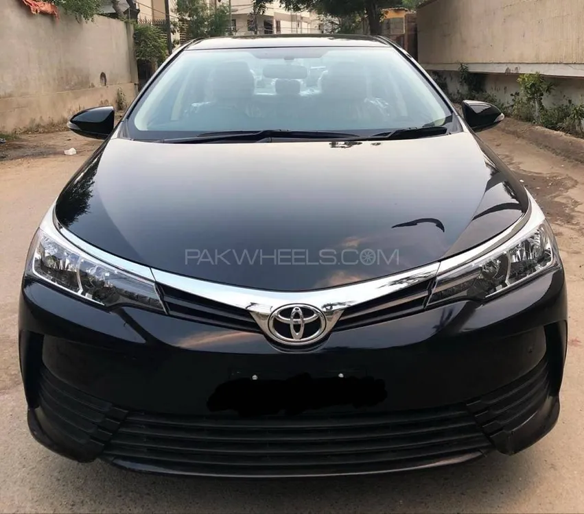 Toyota Corolla 2018 for Sale in Karachi Image-1