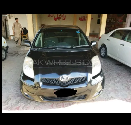 Toyota Vitz 2010 for Sale in Peshawar Image-1