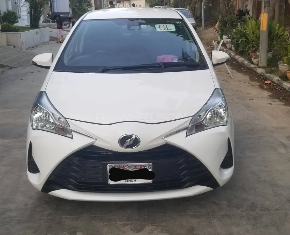 Toyota Vitz 2018 for Sale in Karachi Image-1