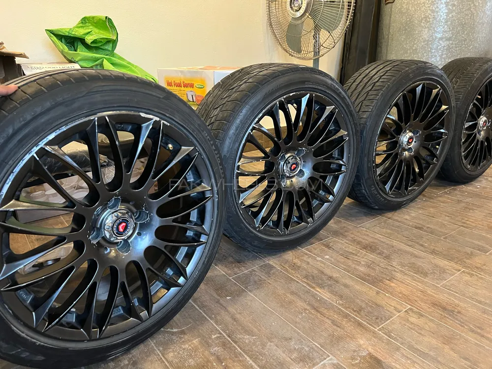 215. 45. 17.   and 17 inchies Alloy rims 1/1in pakistan Image-1