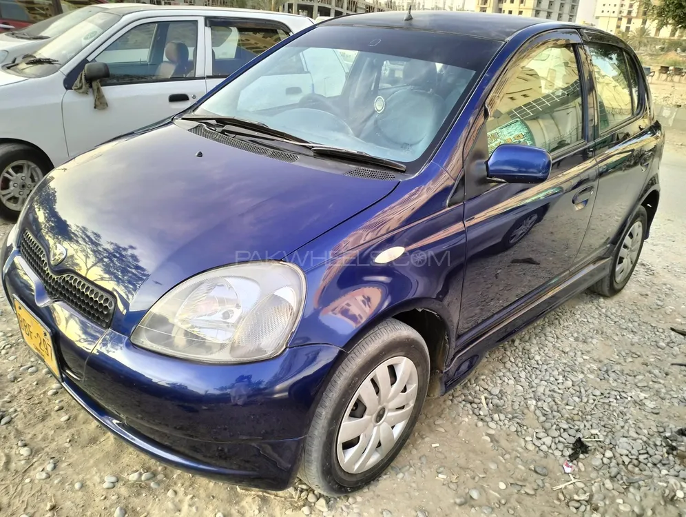 Toyota Vitz 2000 for Sale in Karachi Image-1