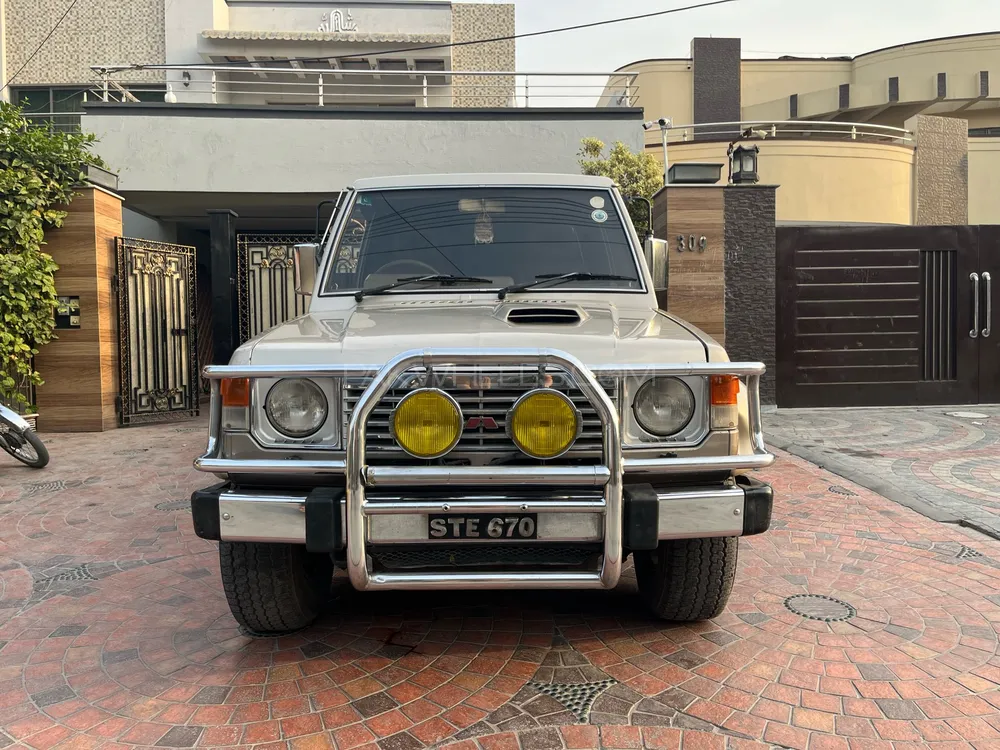 Mitsubishi Pajero 1990 for Sale in Lahore Image-1