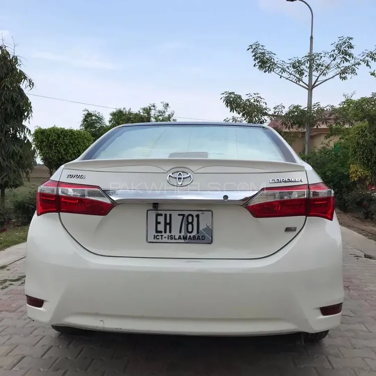 Toyota Corolla 2015 for Sale in Narowal Image-1