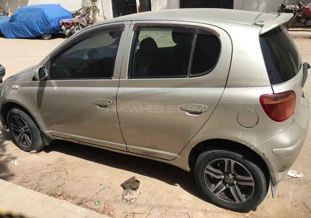 Toyota Vitz 2002 for Sale in Karachi Image-1