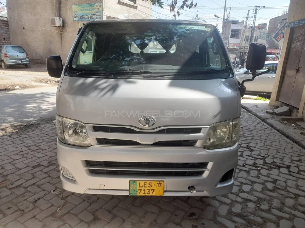 Toyota Hiace 2013 for Sale in Lahore Image-1