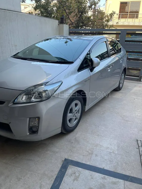 Toyota Prius 2011 for Sale in Mardan Image-1