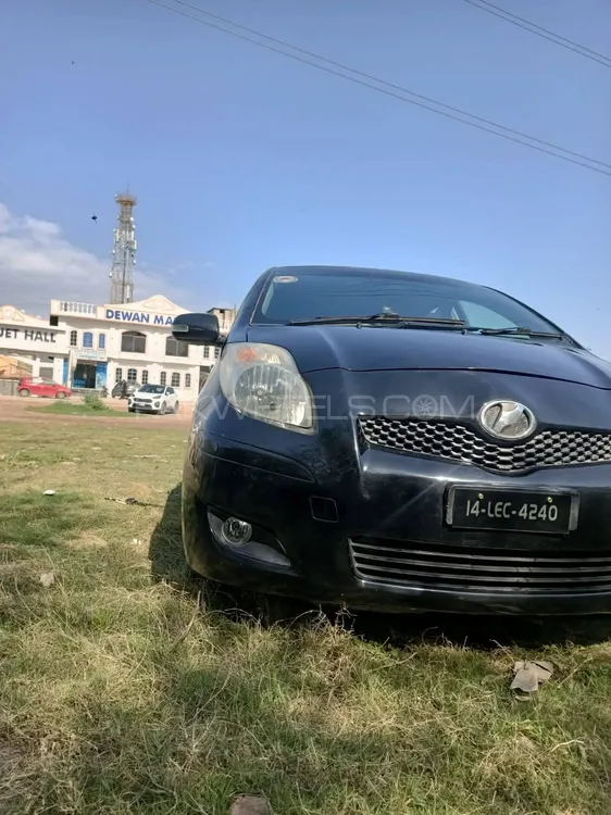 Toyota Vitz 2010 for Sale in Islamabad Image-1
