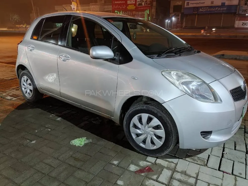 Toyota Vitz 2012 for Sale in Sheikhupura Image-1