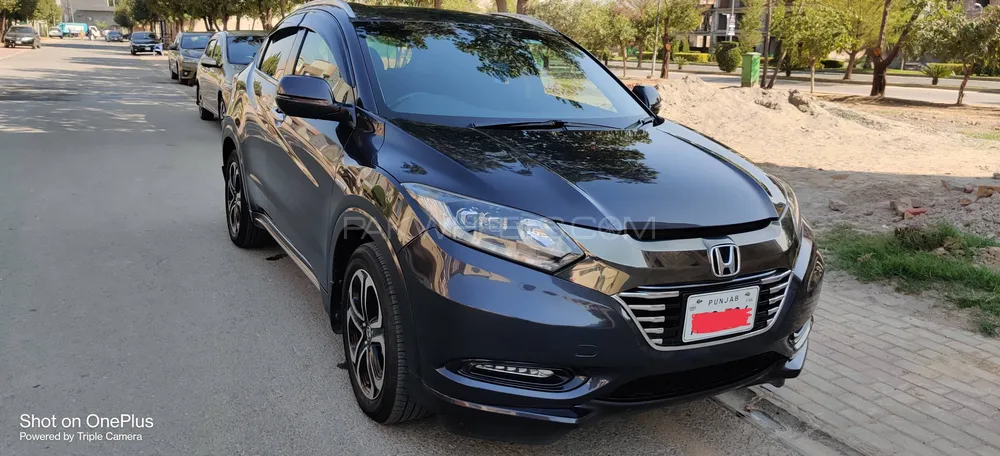 Honda Vezel 2017 for Sale in Lahore Image-1