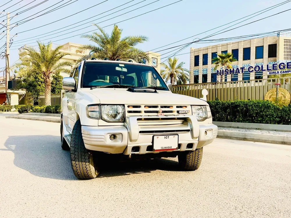 Mitsubishi Pajero 1998 for Sale in Multan Image-1