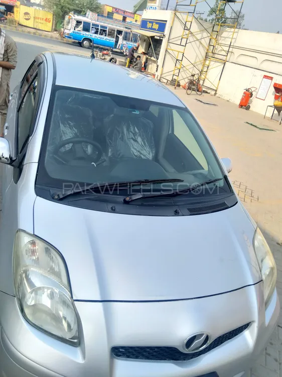 Toyota Vitz 2010 for Sale in Faisalabad Image-1
