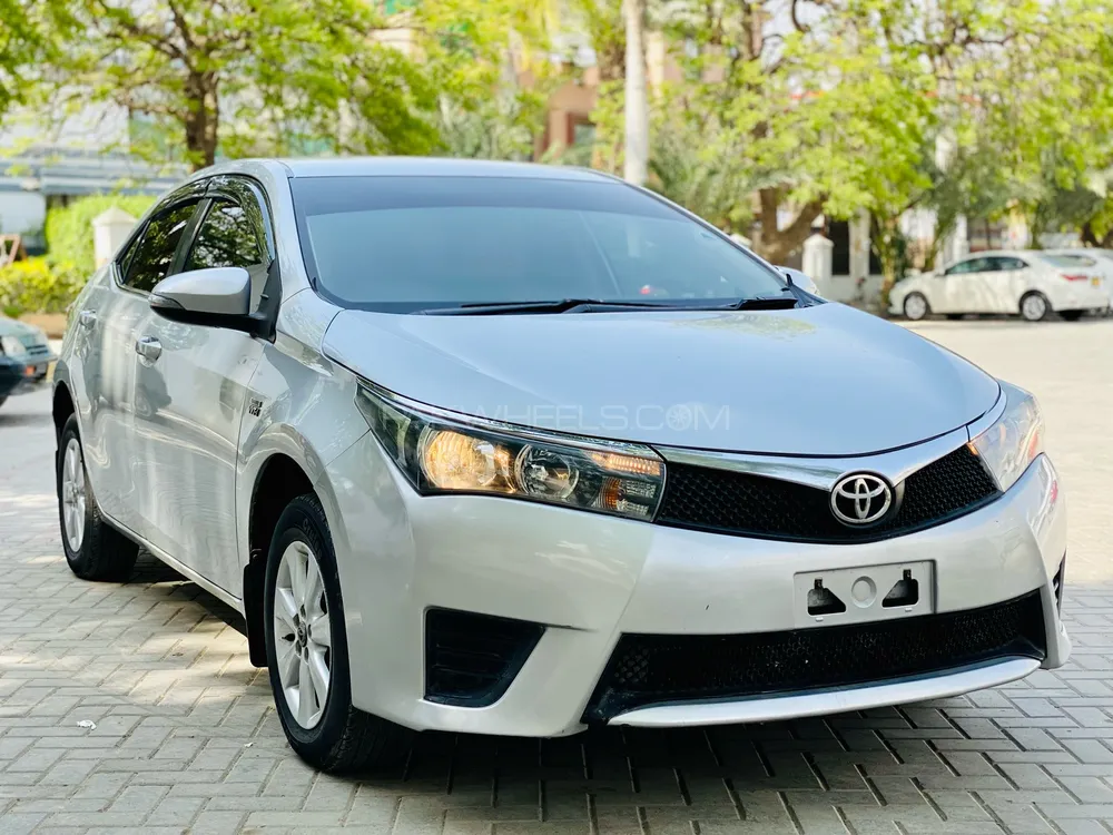 Toyota Corolla 2017 for Sale in Karachi Image-1