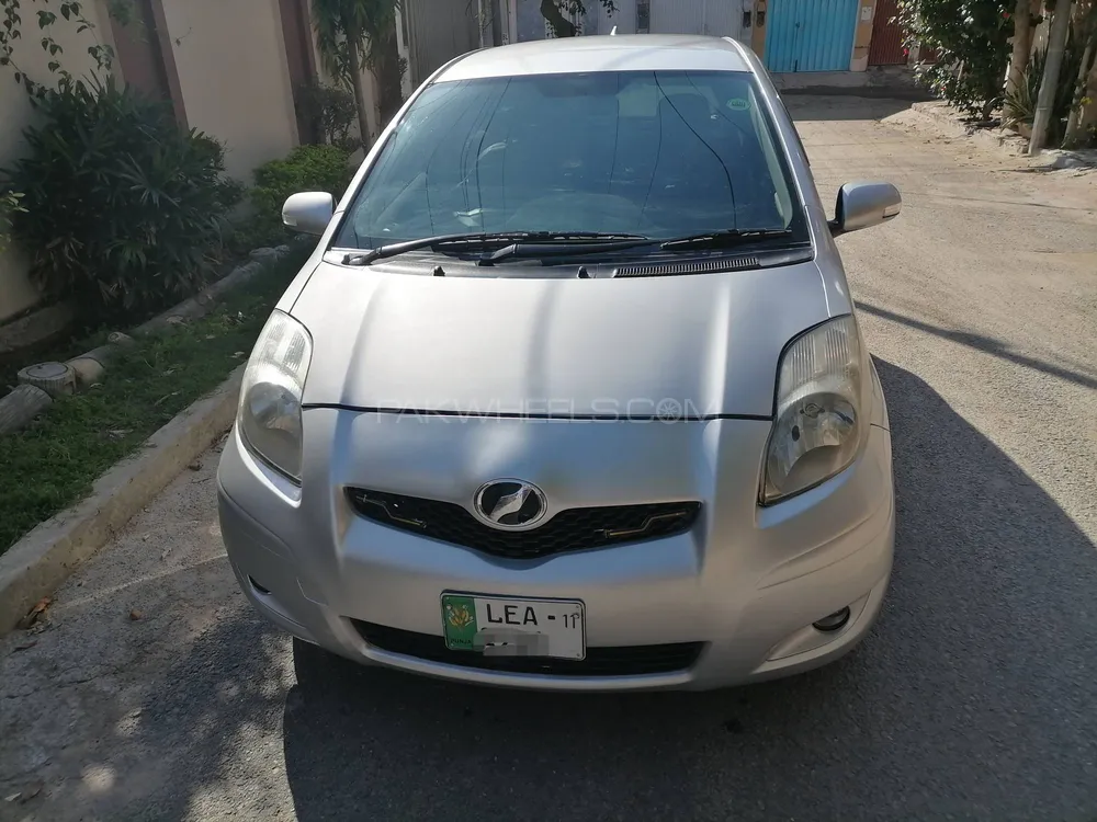 Toyota Vitz 2008 for Sale in Multan Image-1