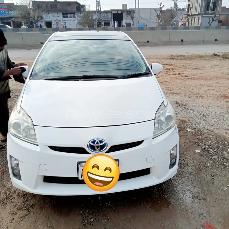 Toyota Prius 2010 for Sale in Multan Image-1