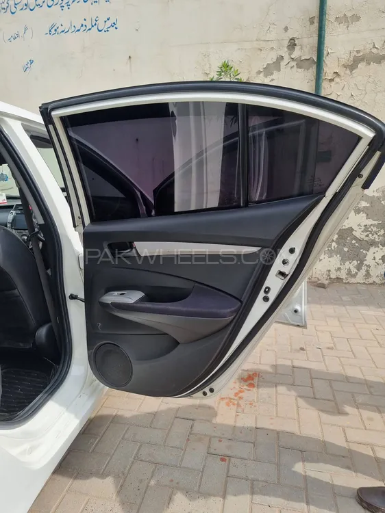 Honda City 2010 for Sale in Okara Image-1