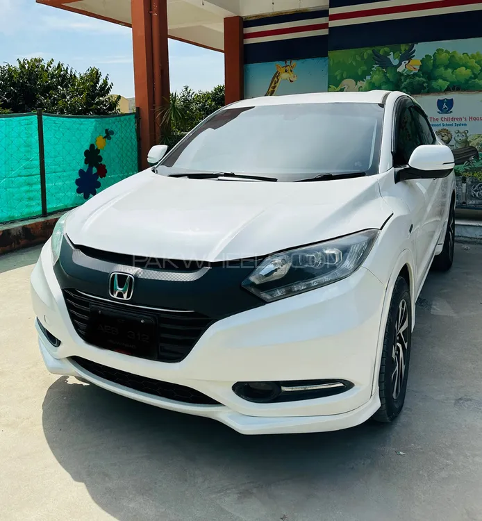 Honda Vezel 2015 for Sale in Islamabad Image-1