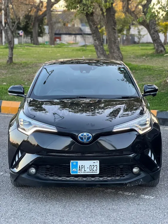 Toyota C-HR 2017 for Sale in Islamabad Image-1