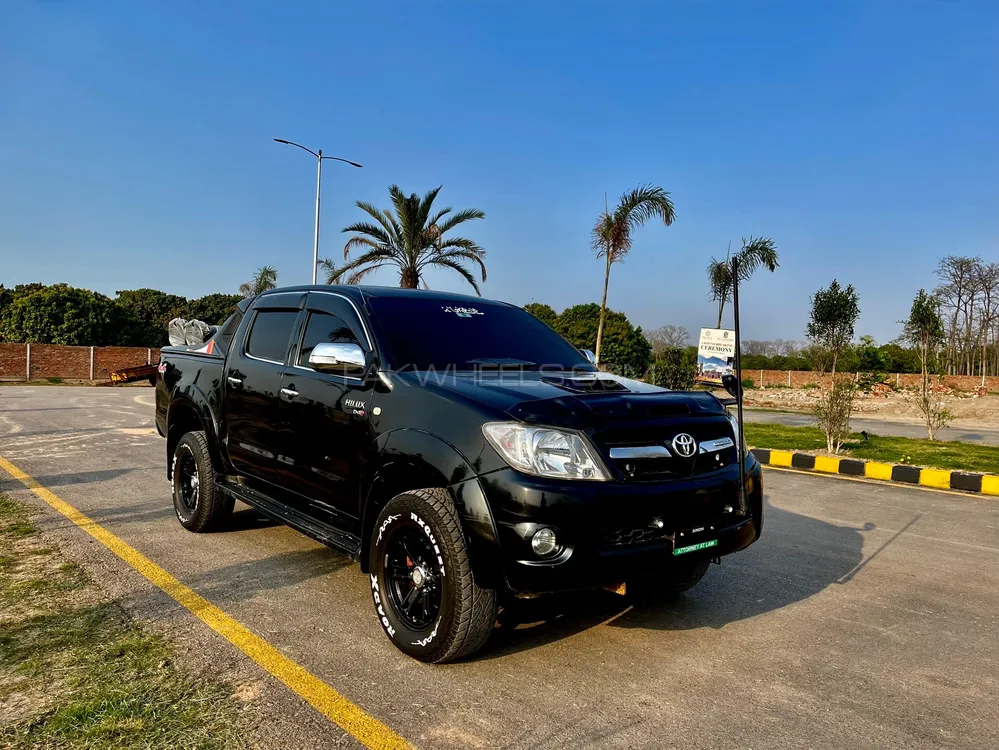 Toyota Hilux 2005 for Sale in Lahore Image-1
