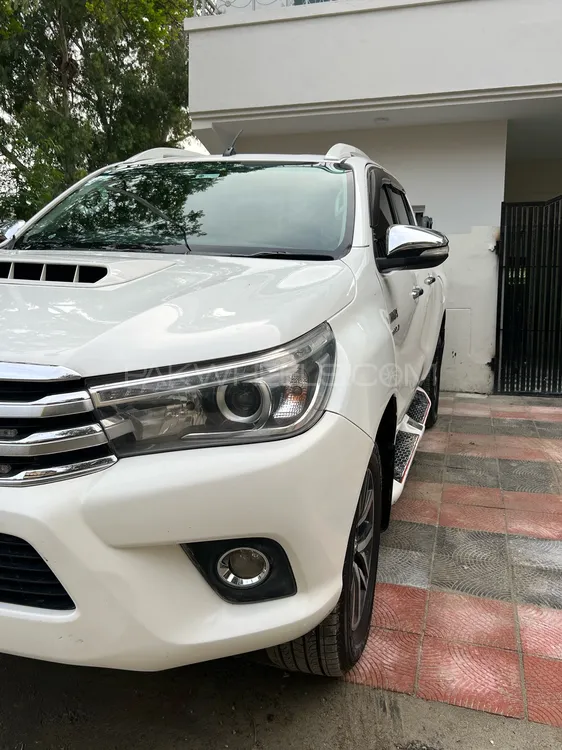 Toyota Hilux 2017 for Sale in Islamabad Image-1